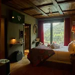 Valle De Pineta - Hotell