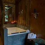 Valle De Pineta - Hotell
